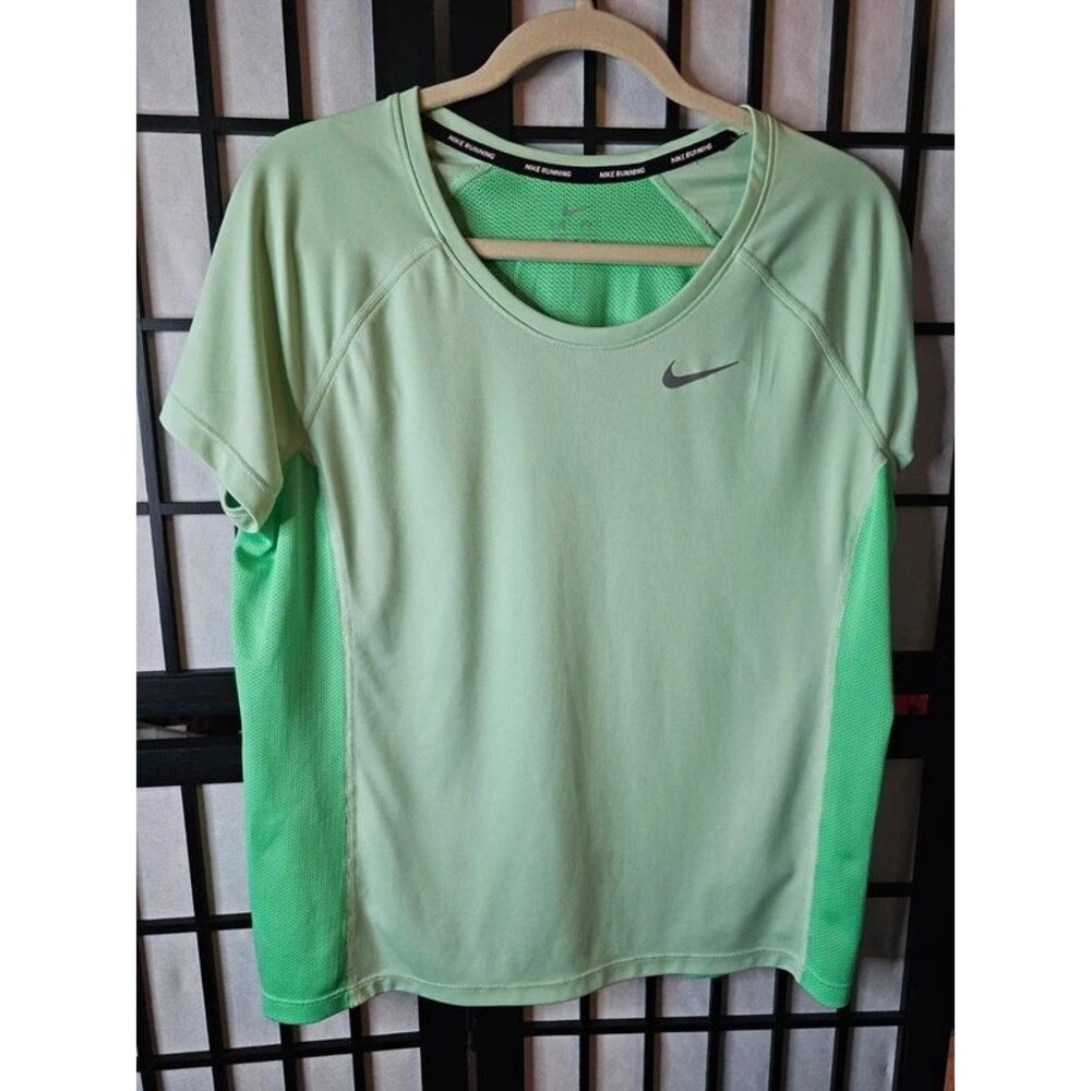 Nike Running Dri-FIT Short Sleeve Athletic Top – XL
